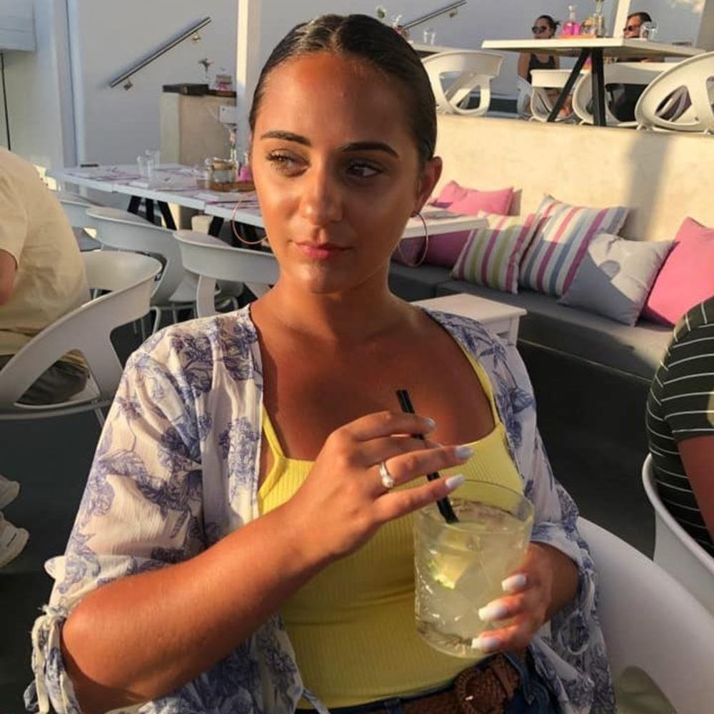 Meet your Posher, Alexandra